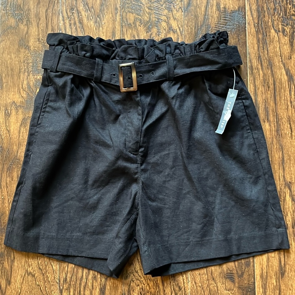 NWT!! The Limited black linen blend shorts, size 6